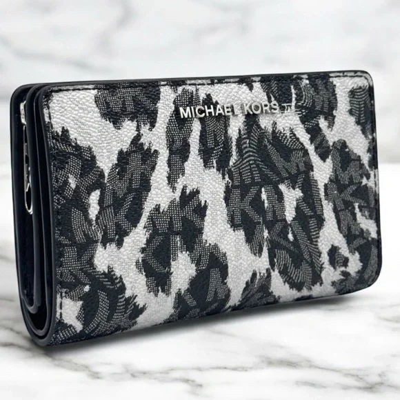 Sold out - Picture 3 of 8